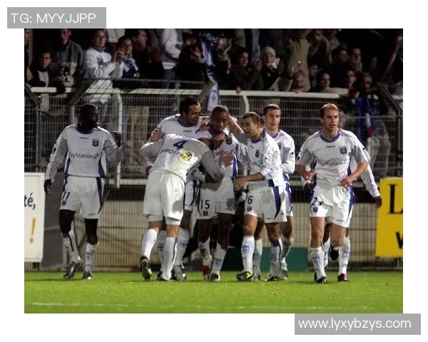 昔日豪门里昂迎战升班马勒阿弗尔谁能笑到最后